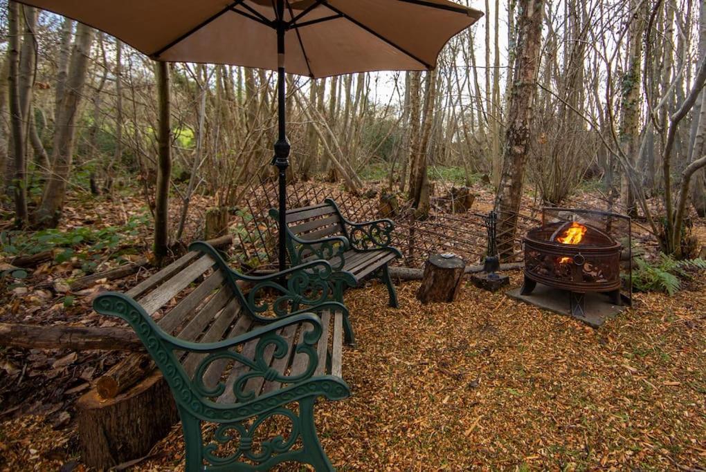 Cosy Woodland Romantic Retreat With Log Fires And Nature Sturry Екстер'єр фото